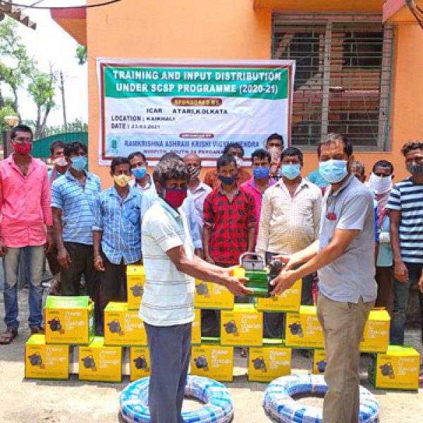 electric_pump_distribution_under_scsp_programme_of_icaratari,_kolkata